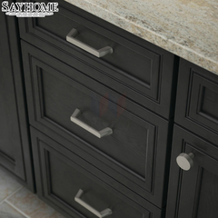 Tay nắm tủ hiện đại màu bạc SH5505