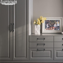 Tay nắm tủ hiện đại màu đen SH5523