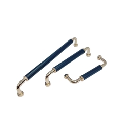 Tay nắm tủ hiện đại màu đen vàng gold SH8110