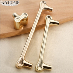 Tay nắm tủ hiện đại màu vàng gold SH3306