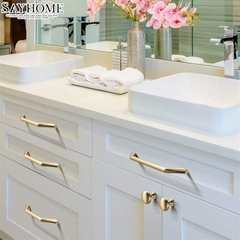 Tay nắm tủ hiện đại màu vàng mờ SH3351