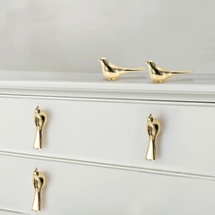 Tay nắm tủ hiện đại màu vàng gold SH3366