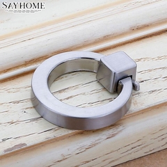 Tay nắm tủ khoen tròn hiện đại màu vàng và inox SH5163