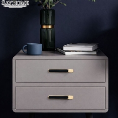 Tay nắm tủ hiện đại màu đen vàng SH1002