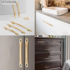 Tay nắm tủ hiện đại màu vàng mờ SH1050