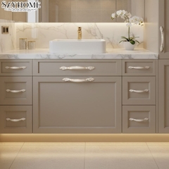 Tay nắm tủ cổ điển màu trắng ngọc trai SH9340