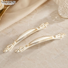Tay nắm tủ cổ điển màu trắng ngọc trai SH9340 tại thành phố Hồ Chí Minh