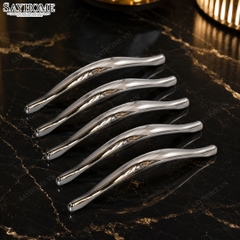 Tay nắm tủ hiện đại màu inox bóng SH9365