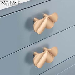 Tay nắm tủ tân cổ vintage bán nguyệt màu vàng gold SH9242