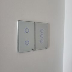 Công tắc cảm ứng nhà thông minh FPT Smart Home Athena chữ nhật màu trắng 3 nút
