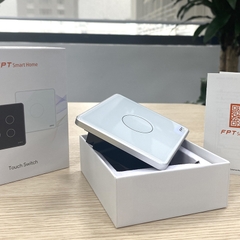Công tắc cảm ứng nhà thông minh FPT Smart Home Athena vuông màu trắng 1 nút