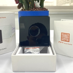 Công tắc cảm ứng nhà thông minh FPT Smart Home Athena vuông màu đen 1 nút