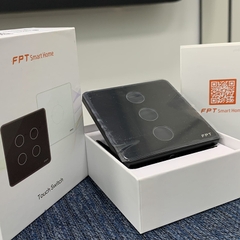 Công tắc cảm ứng nhà thông minh FPT Smart Home Athena vuông màu đen 3 nút