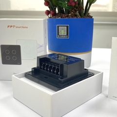 Công tắc cảm ứng nhà thông minh FPT Smart Home Athena vuông màu đen 4 nút