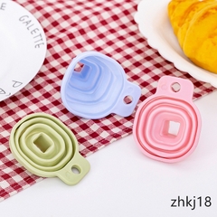 Phễu Silicon Gấp Gọn Tiện Lợi Rót Nước Rót Chất Lỏng Khô Ráo Sạch Sẽ- Phukientuiloc.com
