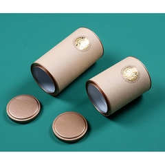 SET QUÀ TANG Lon thiếc giấy tròn đựng trà sáng tạo in hình ông già nhiều màu sắc-Phukientuiloc