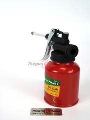 Vịt dầu 250ml - Vòi bơm dài và thon châm nhớt đến những vị trí khó