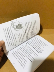 G𝐄𝐎𝐑𝐆𝐄 𝐁𝐑𝐎𝐖𝐍 𝐂𝐋𝐀𝐒𝐒 𝐂𝐋𝐎𝐖𝐍 - 𝟏𝟗 𝐓𝐀̣̂𝐏 George Brown, Class Clown là một bộ truyện hài hước và đầy thú vị dành cho thiếu nhi, được viết bởi Nancy Krulik. Câu chuyện xoay quanh nhân vật chính George Brown, một cậu bé với tính cách vui nhộn và những tình huống dở khóc dở cười ở trường học.