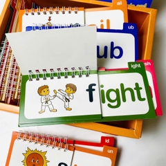 Word Family Build Book - Bộ flipbook luyện âm vần tiếng Anh chuẩn giáo trình Mỹ cho bé từ 5 tuổi