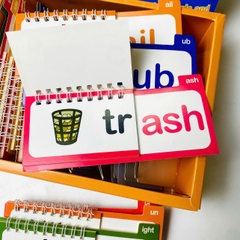 Word Family Build Book - Bộ flipbook luyện âm vần tiếng Anh chuẩn giáo trình Mỹ cho bé từ 5 tuổi
