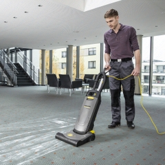 MÁY HÚT BỤI DẠNG CHỔI ĐỨNG KARCHER CV 38/2 Adv, HÀNG CHÍNH HÃNG THƯƠNG HIỆU CỦA ĐỨC