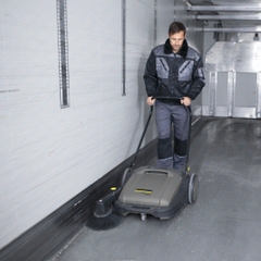 Xe quét rác đẩy tay Karcher KM 70/20 C thương hiệu của Đức