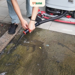 Ống Xả Nước Cho Máy Chà Sàn Liên Hợp Ngồi Lái