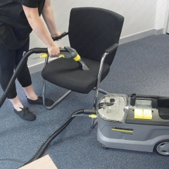 Máy phun hút giặt thảm Karcher Puzzi 10/1 thương hiệu của Đức