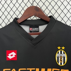 Retro Juventus 2001/2002 ( Sân Khách )
