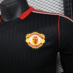 Áo Adidas Icon MU 2025 ( Đen )