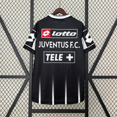 Retro Juventus 2000/2001 ( Sân Khách )