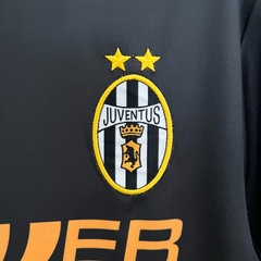 Retro Juventus 2001/2002 ( Sân Khách )