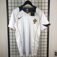 Retro Bồ Đào Nha 2004 ( Sân Khách )