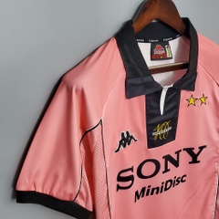 Retro Juventus 1997/1998 ( Sân Khách )