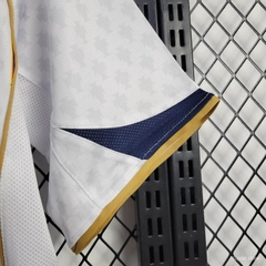 Retro Bồ Đào Nha 2004 ( Sân Khách )