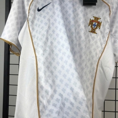 Retro Bồ Đào Nha 2004 ( Sân Khách )