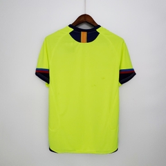 Retro Barcelona 2005/2006 ( Sân Khách )