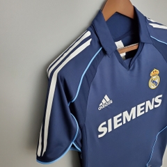 Retro Real Madrid 2005/2006 ( Sân Khách )