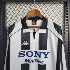 Retro Juventus 1997/1998 Tay Dài ( Sân Nhà )