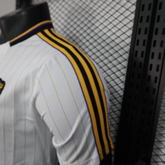 Áo Thun MU 2025 ( Terrace Icons Trắng )