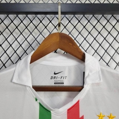 Retro Juventus 2010/2011 ( Sân Khách )