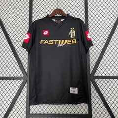 Retro Juventus 2001/2002 ( Sân Khách )