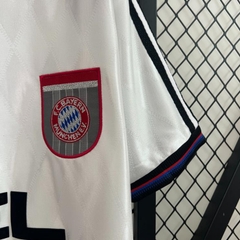Retro Bayern Munich 1995/1996 ( Sân Khách )
