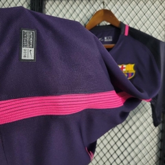 Retro Barcelona 2016/2017 ( Sân Khách )