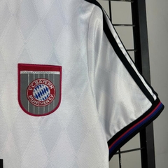 Đồ Fan Bayern Munich 95/96 ( Sân Khách )