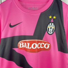 Retro Juventus 2011/2012 ( Sân Khách )