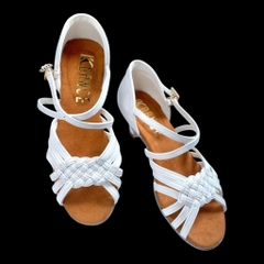 Giày Latin Bé Gái KDance 113 Quai Tết Gót Nhọn (113KN) - Trắng