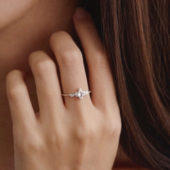 Nhẫn Bạc 925 Đá Hạt Thóc Đính Đá Viền Lấp Lánh - VCR516