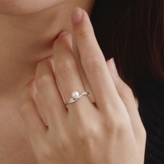 Nhẫn Bạc 925 Lượn Sóng Ngẫu Hứng Đính Khảm Trai Tự Nhiên - VCR518