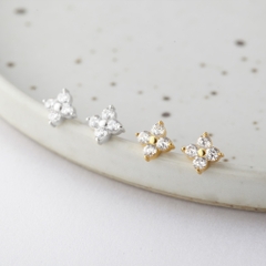 Khuyên Tai Bạc 925 Dáng Nụ Hình Hoa 4 Cánh Đính Đá Tiny Stud - VCE08